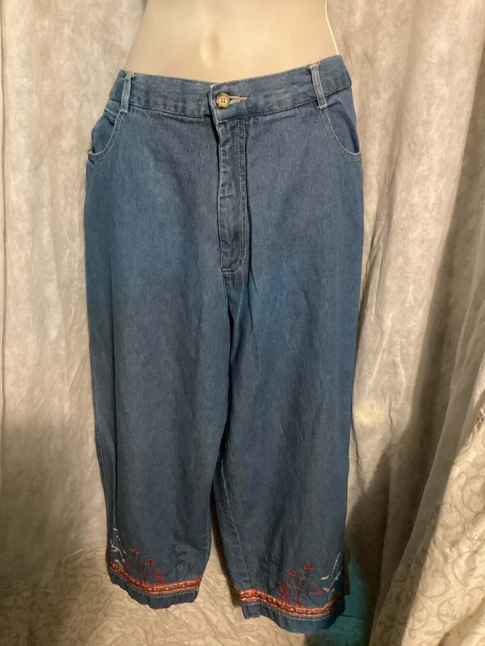 Stonebridge Jeans For Women Size 14 Capri Needlepoint Design On Bottom Legs
